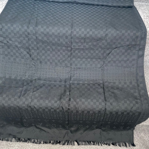 LOUIS VUITTON Black Cashmere Silk Damier LV Monogram Scarf - Picture 6 of 12